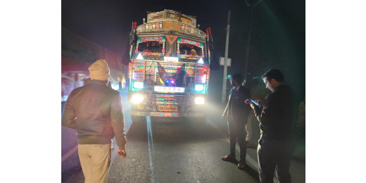 भारी वाहनों पर नो एंट्री और कोहरे में सुरक्षा को लेकर चलाया गया अभियान 